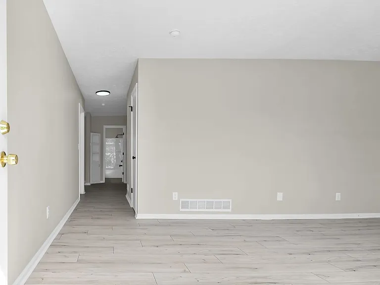 8008-8010 Smoky Row Rd #8008 — Photo 2