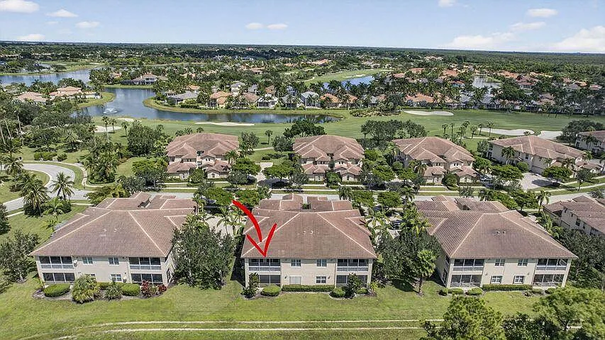 3 bed, 3.5 bath, 2793 sqft, $10,000 — Photo 4