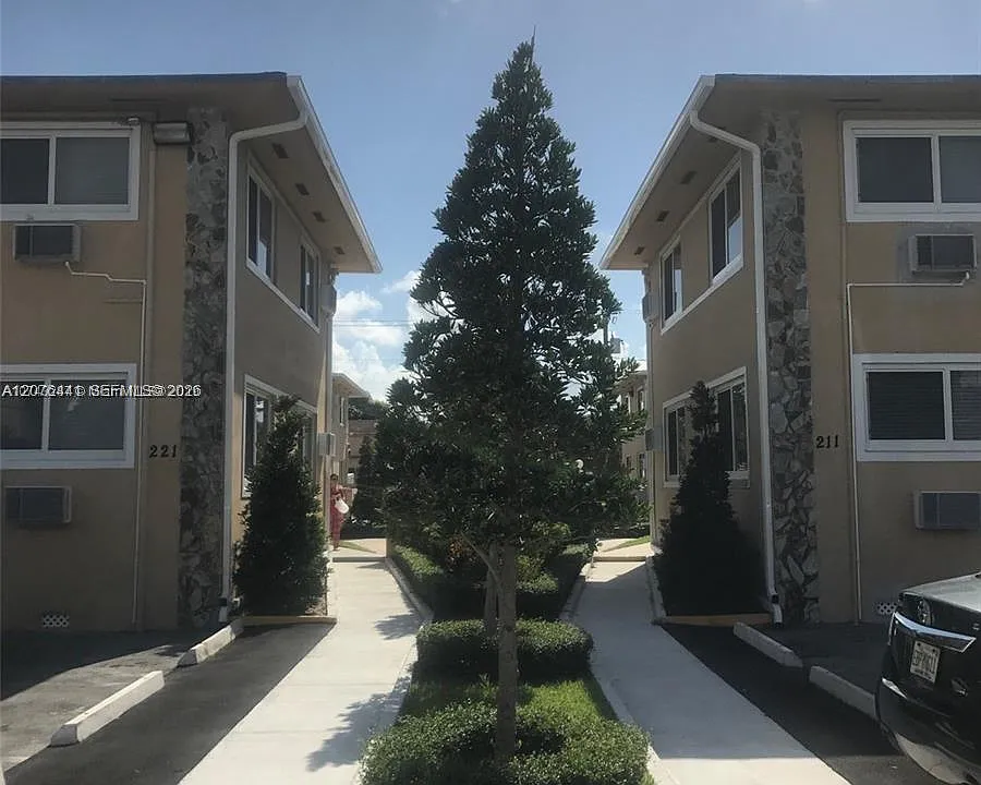 211 NW 47th Ave #7