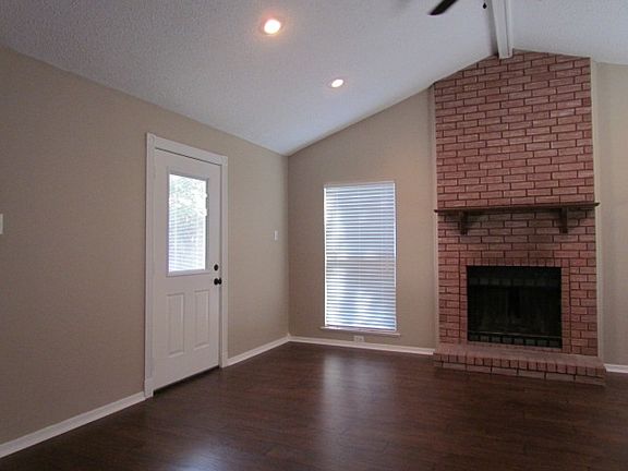 3rd image of 1322 Parkdale Dr