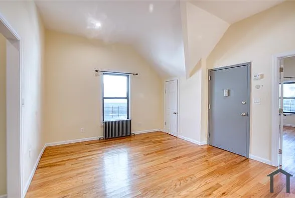 247 Willow St — Photo 6