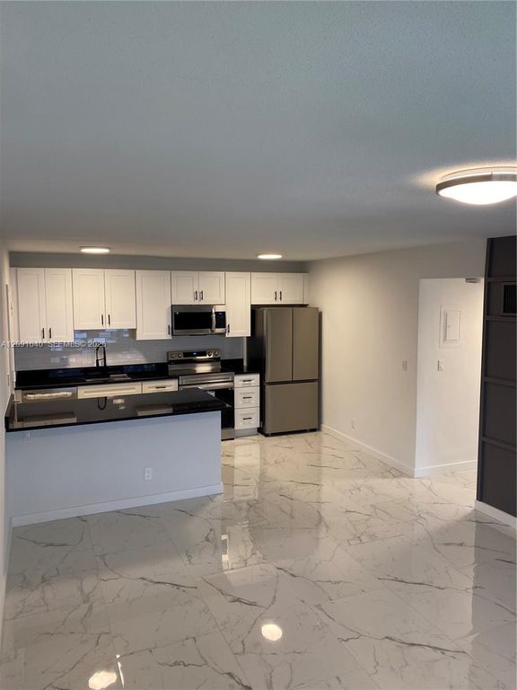 3550 NW 8th Ave APT 616, photo 7