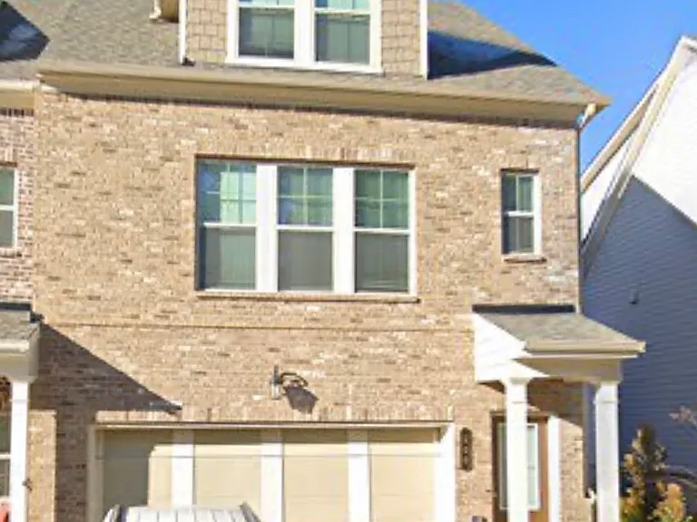 200 Mahone Dr — Photo 1