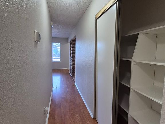 4th image of 7520 Blackthorne Way