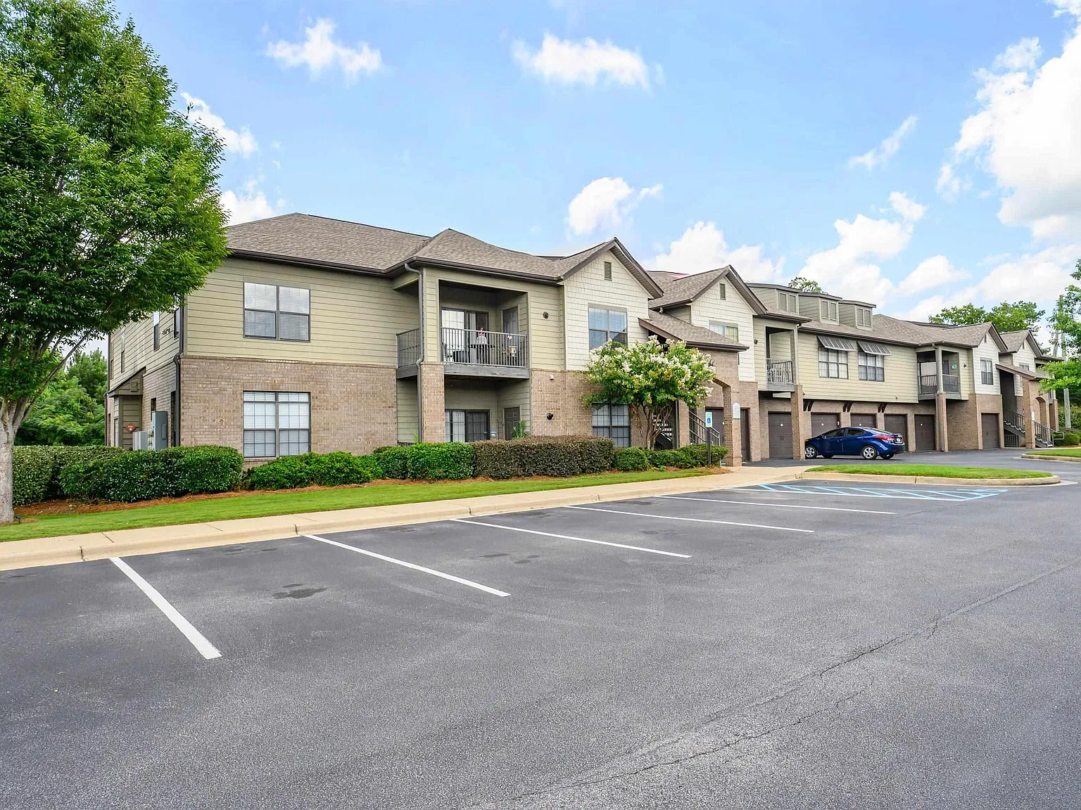 2 bed, 2.0 bath, $1,850 — Photo 2