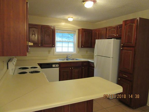 4th image of 121 Partridge Ln