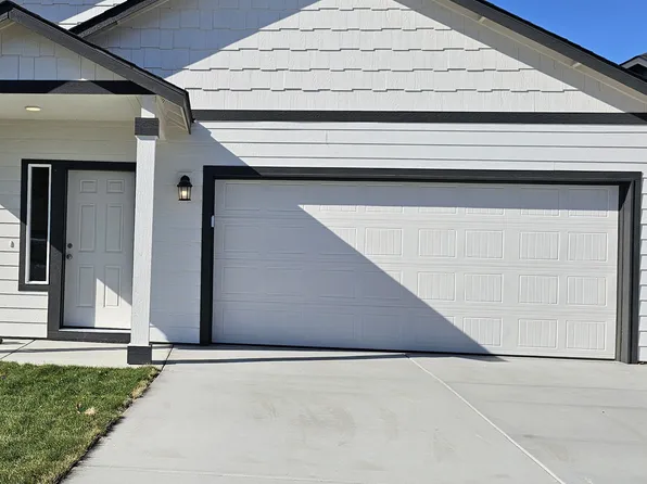 1920 Oak Rd, Moses Lake, WA 98837