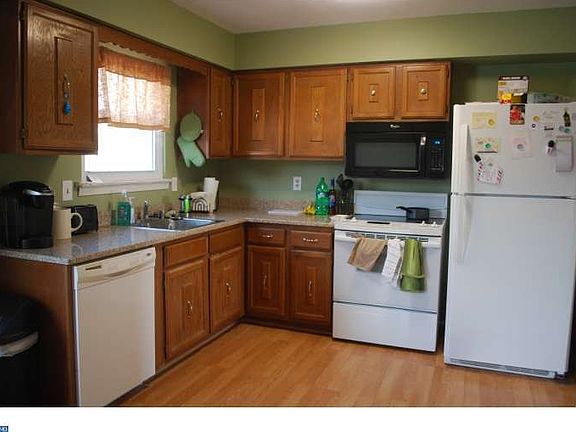 3rd image of 3 E Weald Ave