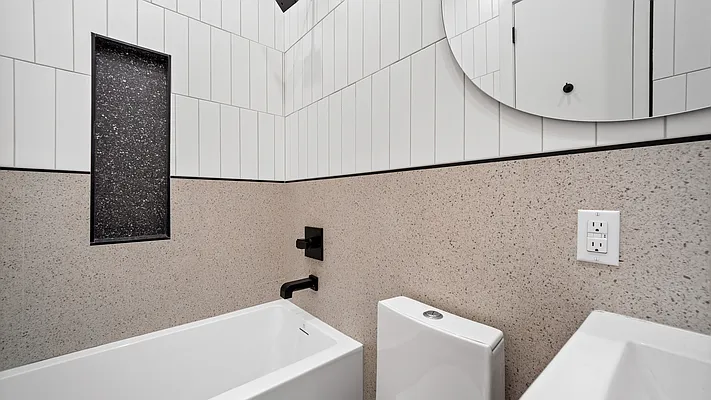 Rented by Nooklyn NYC LLC | media 25