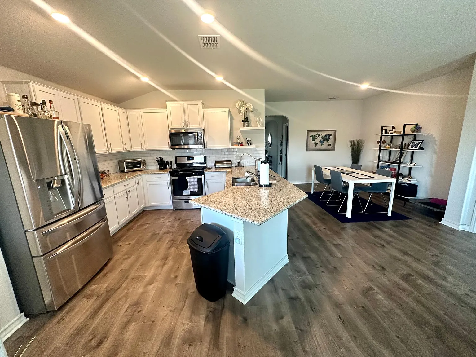 3 bed, 1442 sqft, $1,800 — Photo 4
