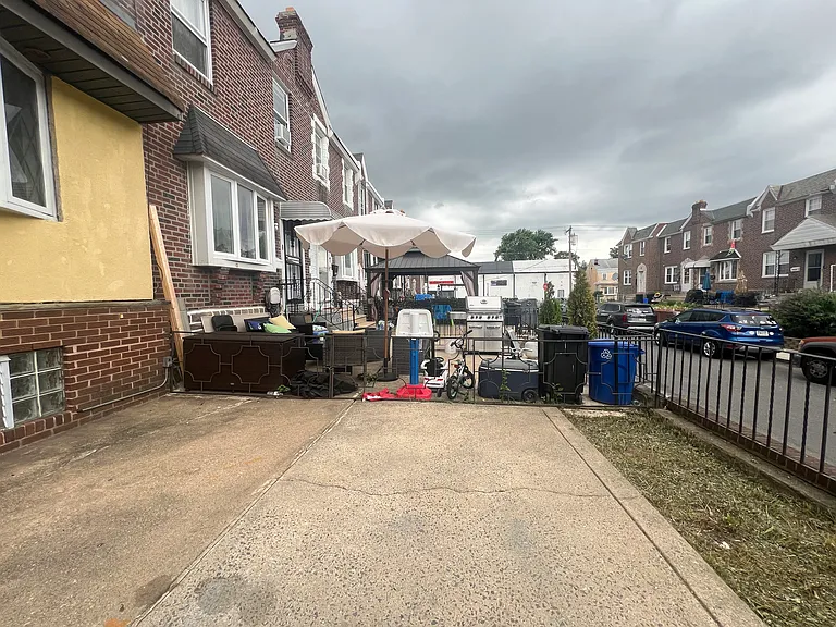 4614 Lansing St — Photo 16