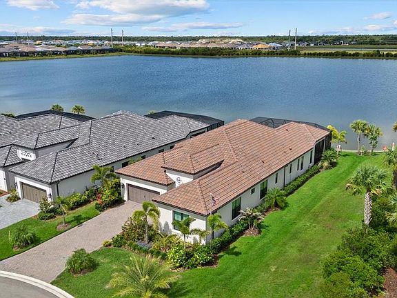 2nd image of 556 BOCELLI DRIVE