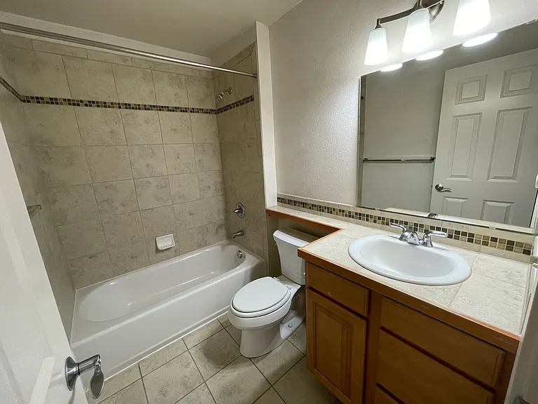 Trio Residences — Photo 8