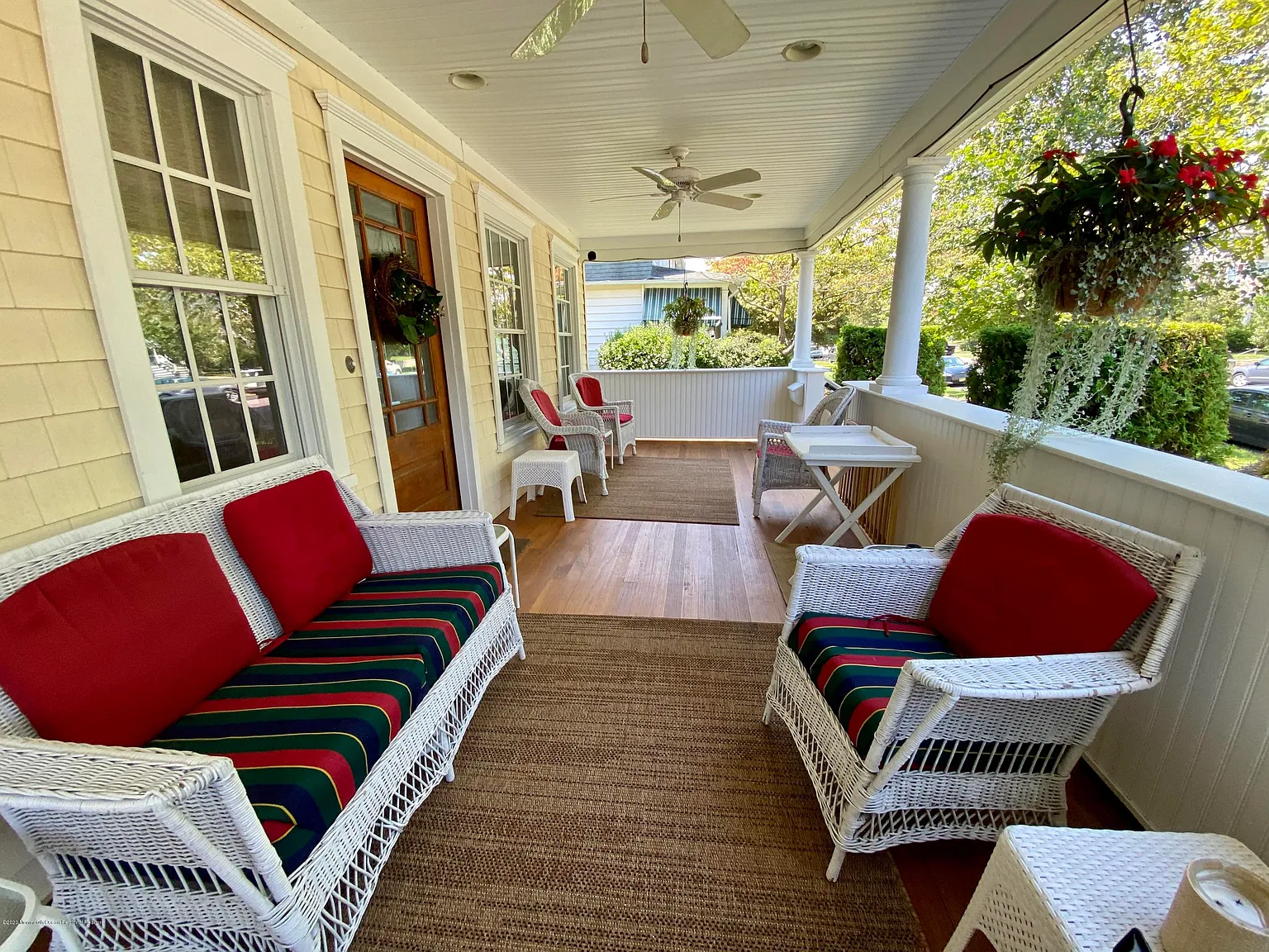 5 bed, 2989 sqft, $4,200 — Photo 2