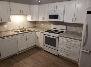 7803 Woodward Ave APT 3A, Woodridge, IL 60517