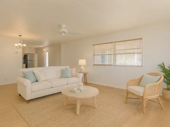 131 Pioneer Ln #127, Valrico, FL 33594