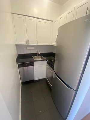 Rented by Bond New York | media 11