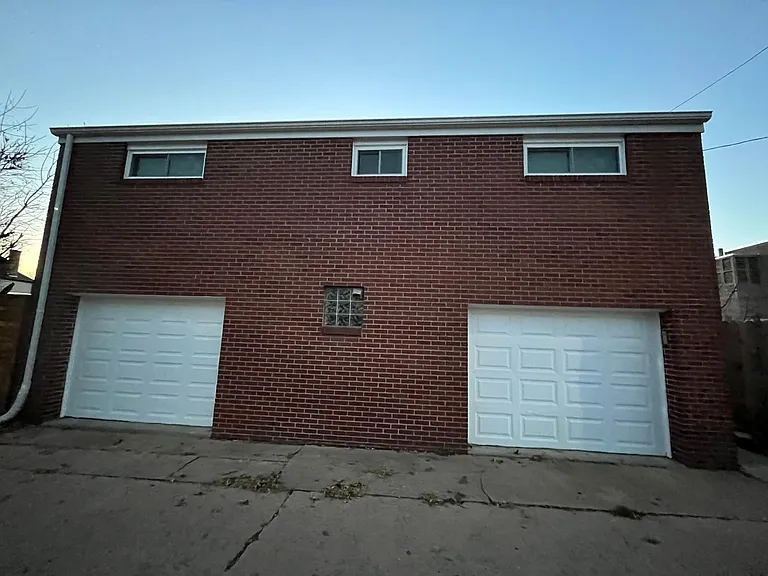1132 Leishman Ave — Photo 2