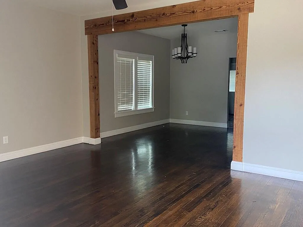 3 bed, 1.0 bath, 1697 sqft, $2,000 — Photo 3