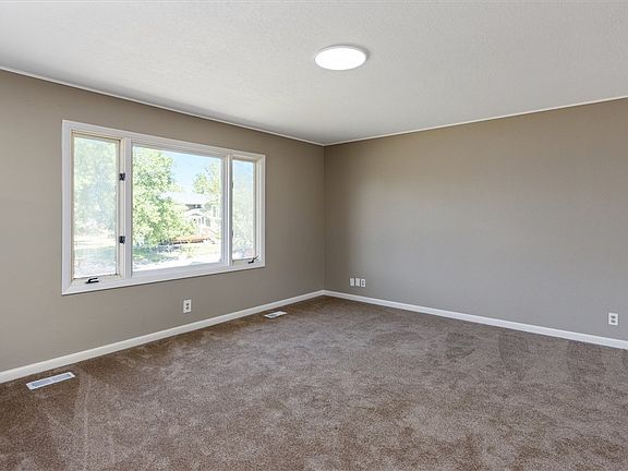 2nd image of 2532 Sterling St