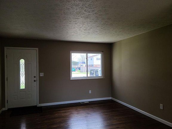 2nd image of 2633 Chesterhill Dr