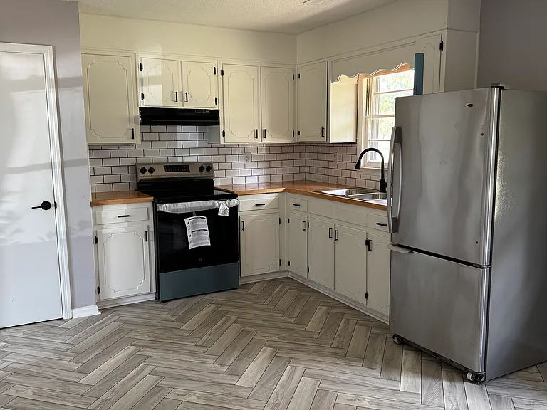 1690 Sidneys Rd — Photo 5