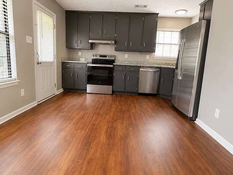 1214 Camellia Woods Ct — Photo 5