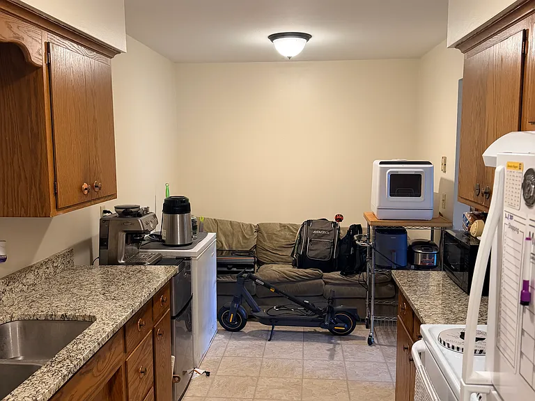 1037 Spencer St S #3 — Photo 4