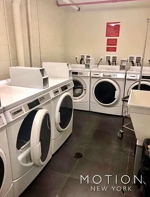 Rented by MOTION New York | media 9