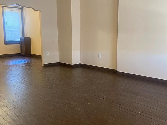 3rd image of 1661 Margaret St