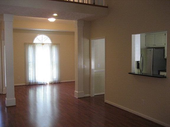 4th image of 1356 E University Dr