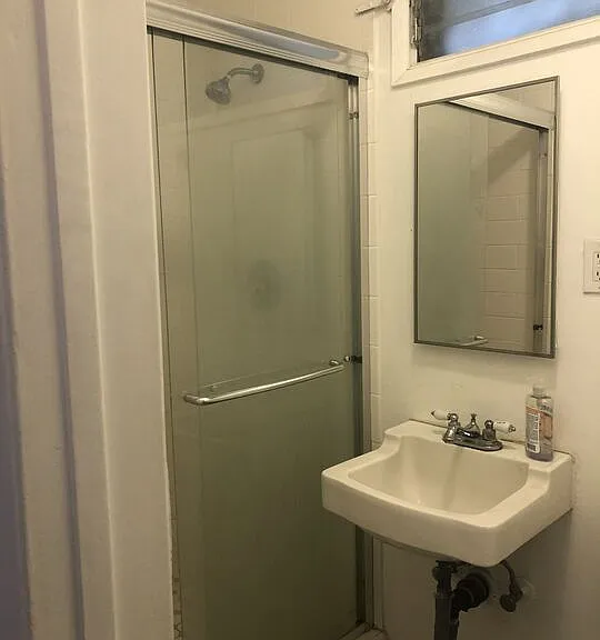 8360 Blackburn Ave #4 — Photo 12