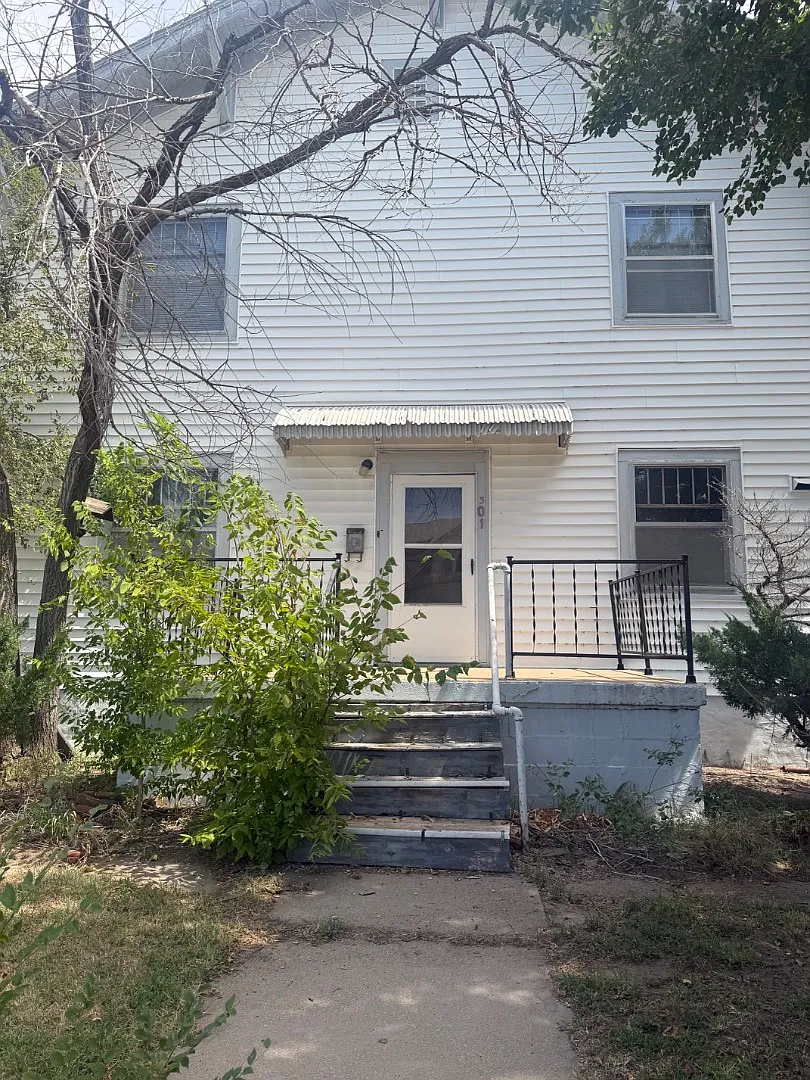 301 E 4th Ave - 301 E 4th — Photo 1