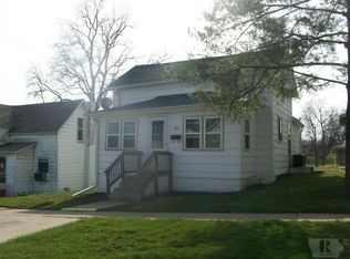 707 Pearl St, Grinnell, IA 50112