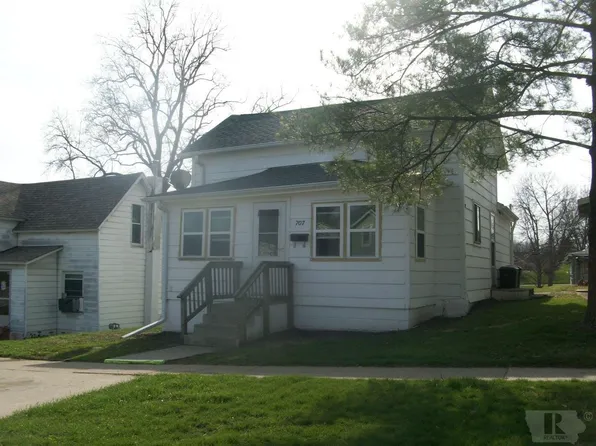 707 Pearl St, Grinnell, IA 50112
