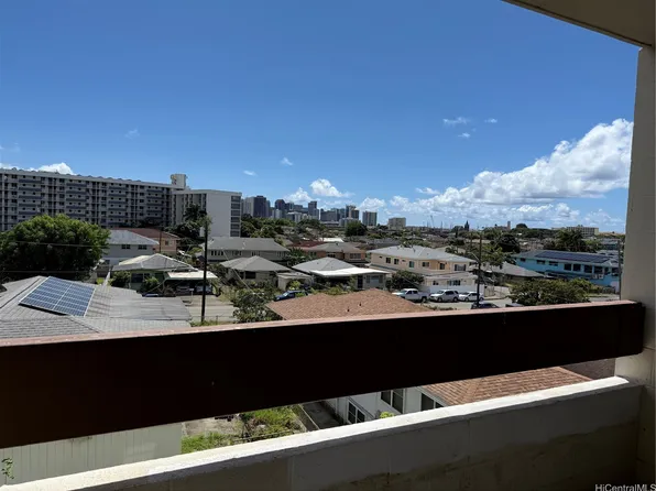 1555 Pohaku St APT A408, Honolulu, HI 96817