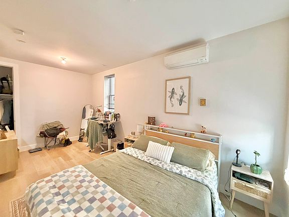 4th image of 727 Dekalb Ave APT 3B