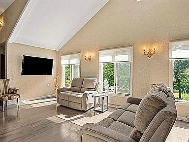 3rd image of 41 Sweet Hill Dr