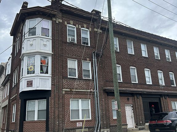 2nd image of 703 N Orange St #30110cd3b