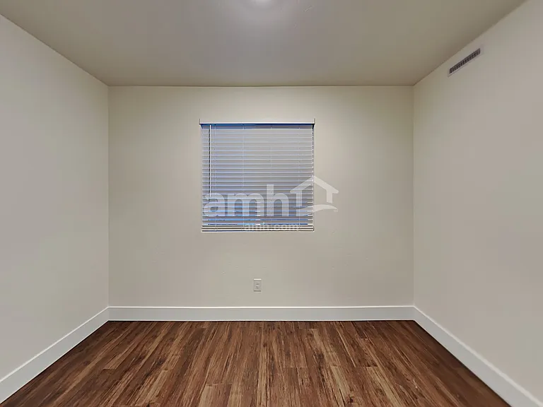 740 S Retort Ave — Photo 15