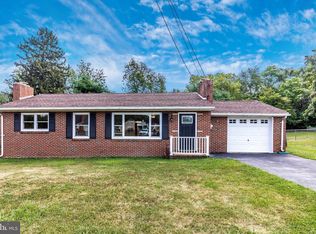 9 N Clifton Dr, Williamsport, MD 21795
