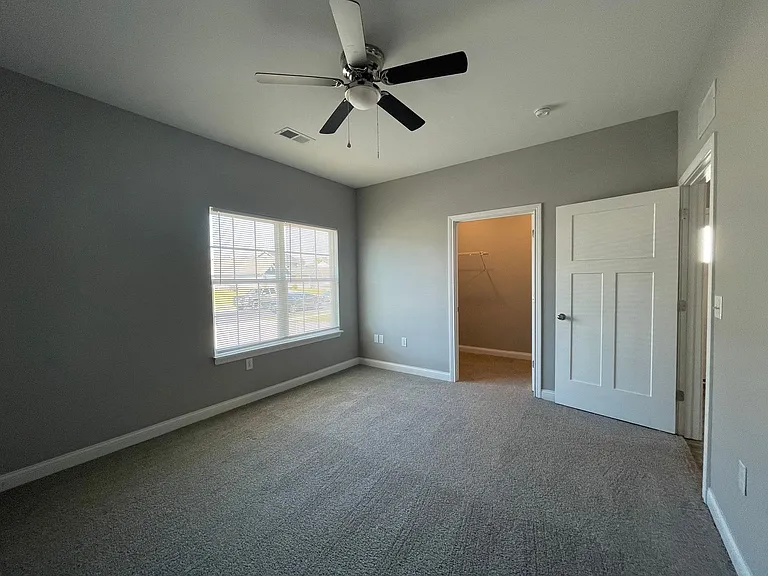 142 Bellbrook Ln — Photo 4