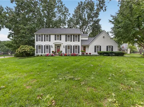 12400 Sagamore Rd, Leawood, KS 66209