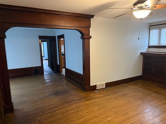 3rd image of 110 Stevenson St #1