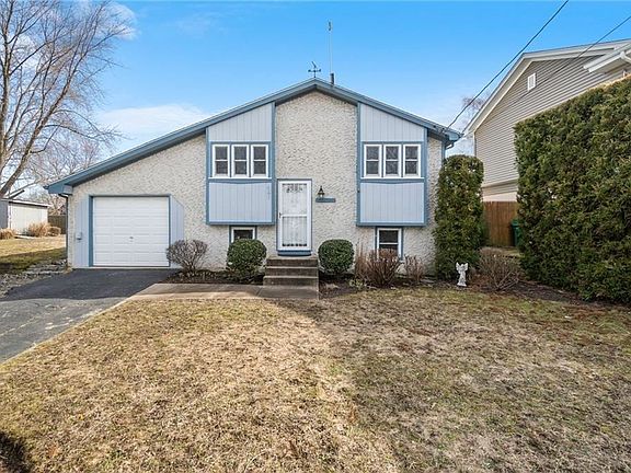 3rd image of 34 Saint Claire Ave