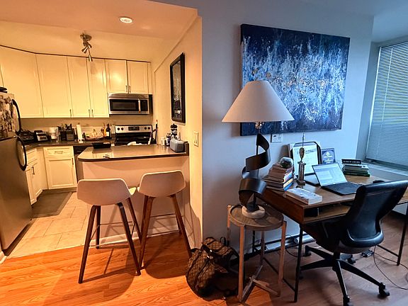 3rd image of 3550 N Lake Shore Dr APT 728