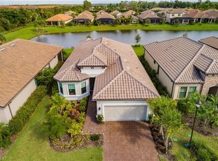 8661 Dilillo Ct, Naples, FL 34119