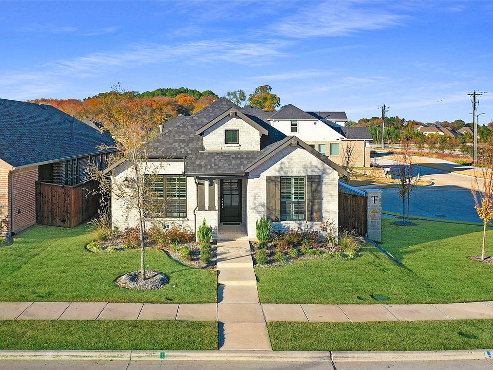 1st image of 221 Somerville Dr