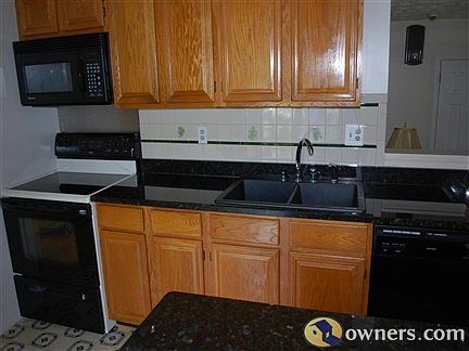 12x11 kitchen with granite counter tops