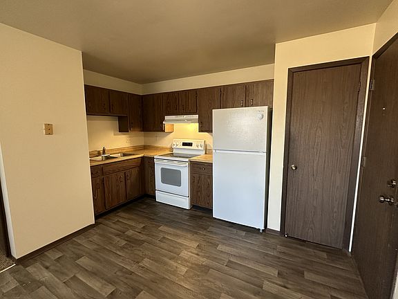 2nd image of 4340 Kennedy Dr #204